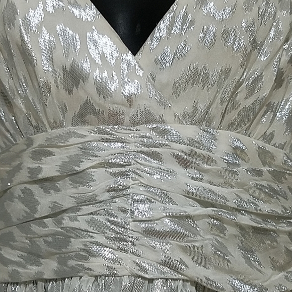 NWOT TRINA TURK CREAM SILK METALLIC SHIMMER  EVENT DRESS SIZE 2 NEW FAIRY WHIMSY - Picture 2 of 8